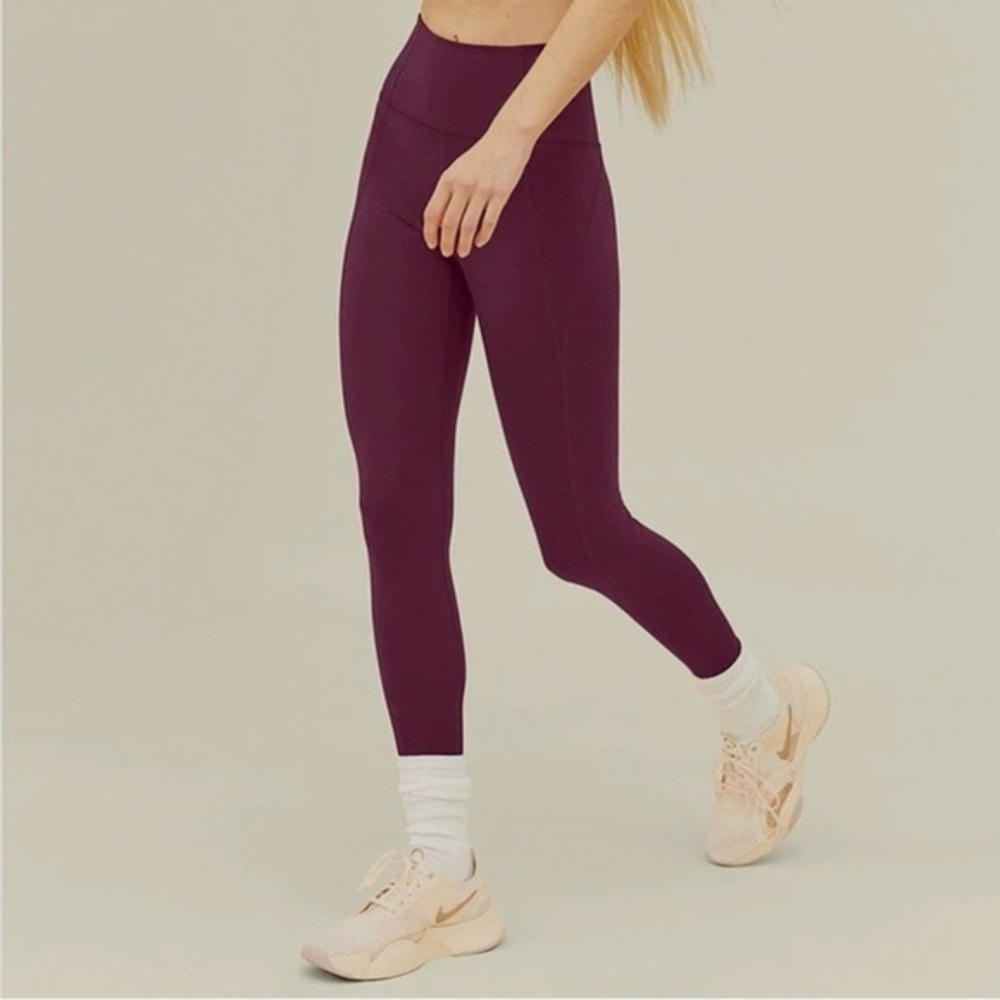 Girlfriend Collective Compressive High-Rise
Leggings 28" Burgundy S